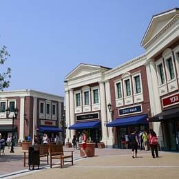 McArthurGlen vancouver wins best outlet centre award