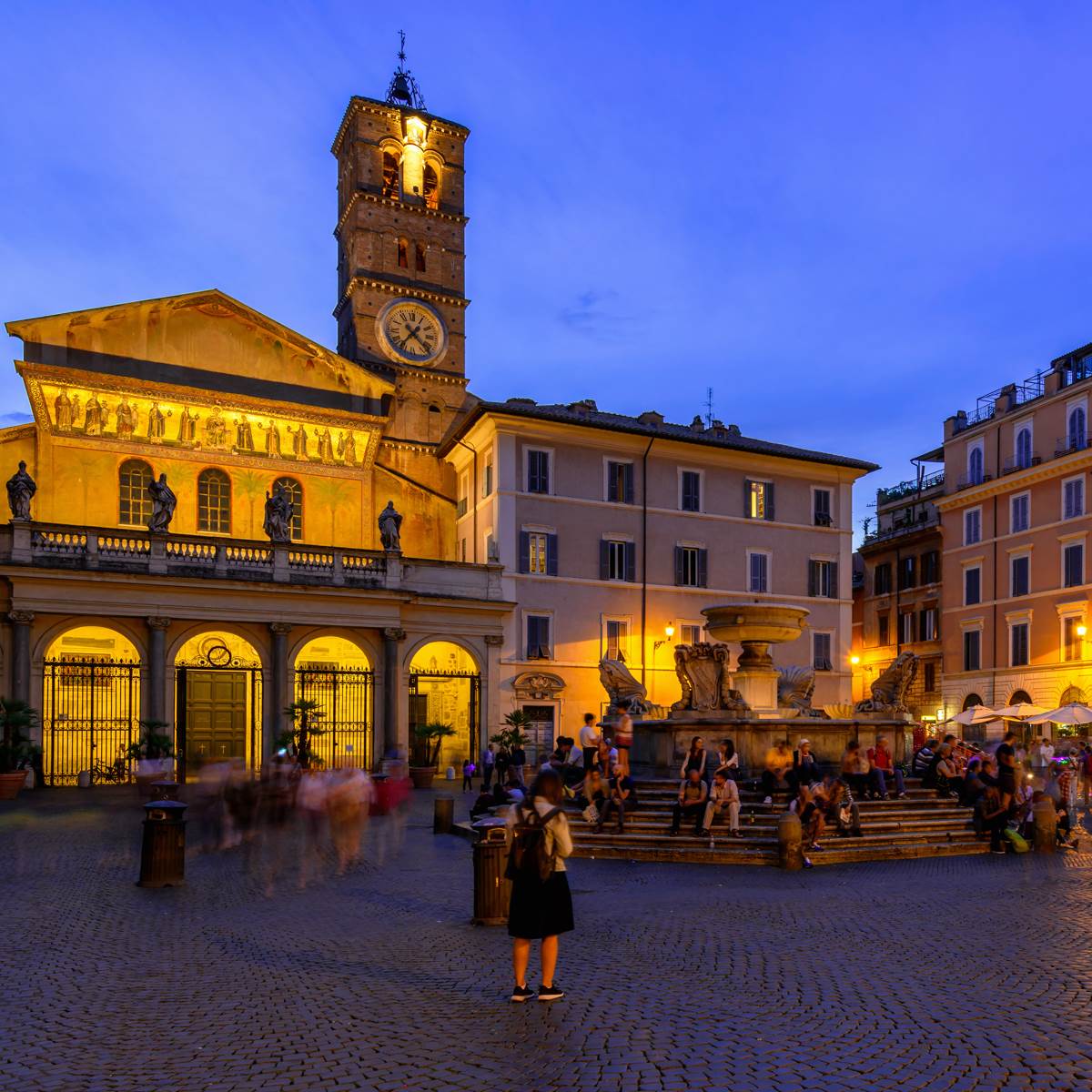 Piazza di S. Maria in Trastevere
